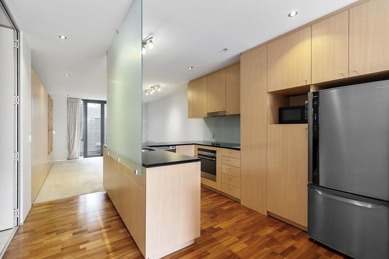 Photo of property in Sanctum Apartment, 10 Ebor Street, Te Aro, Wellington, 6011