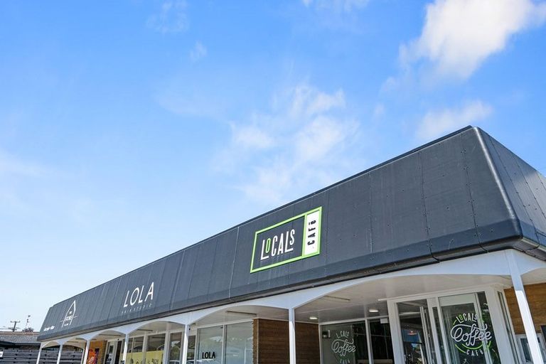 Photo of property in 230 Tukapa Street, Westown, New Plymouth, 4310