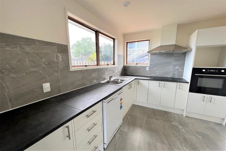 Photo of property in 4 Montego Place, Weymouth, Auckland, 2103