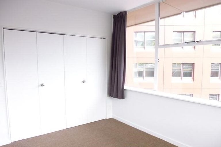 Photo of property in Terrace Tower Apartments, 3e/126 The Terrace, Wellington Central, Wellington, 6011