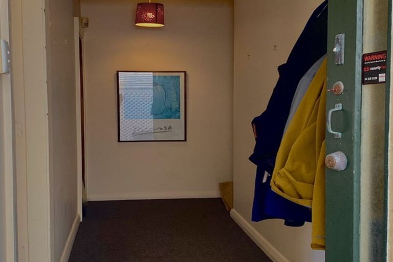 Photo of property in 52 Majoribanks Street, Mount Victoria, Wellington, 6011