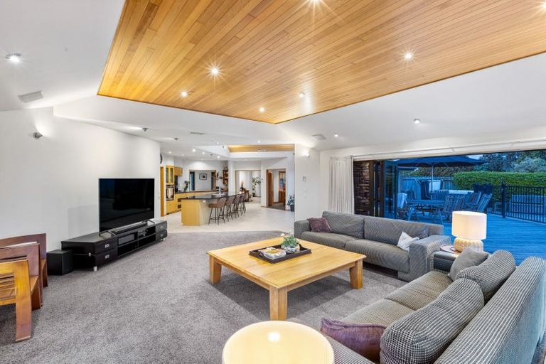 Photo of property in 115 Grand Drive, Orewa, 0931