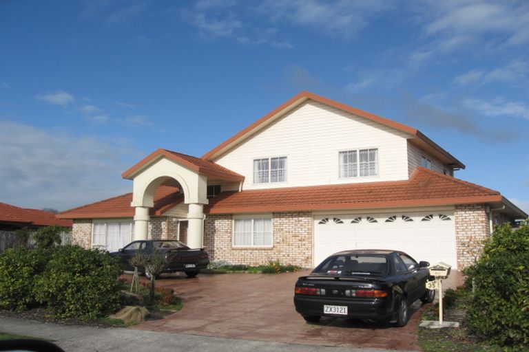 Photo of property in 35 Glen Cree Avenue, Rototuna, Hamilton, 3210