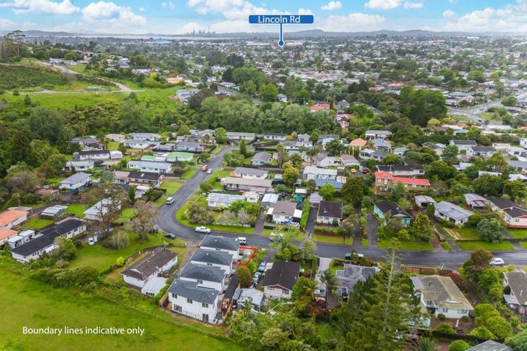 Photo of property in 25a Scarlet Drive, Ranui, Auckland, 0612