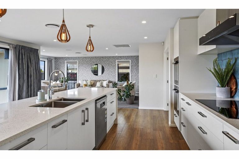 Photo of property in 7 Oakville Close, Rangiora, 7400