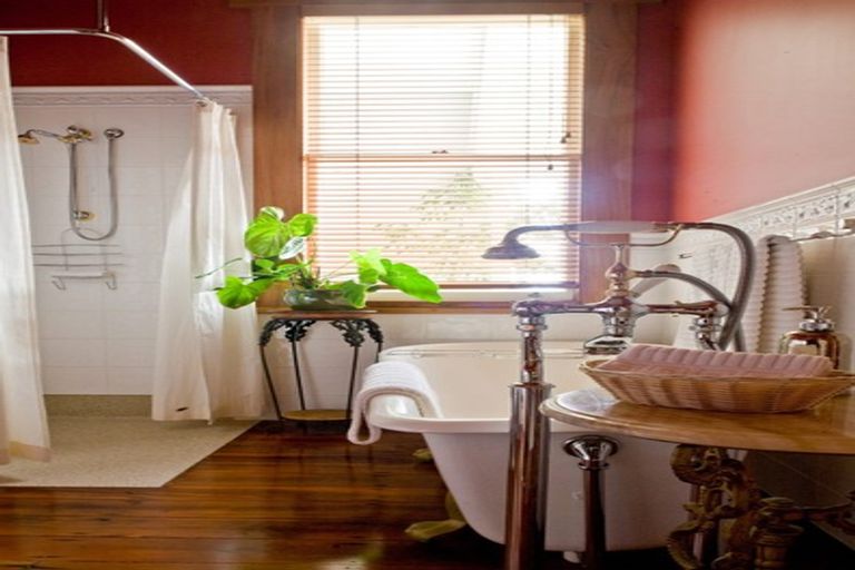 Photo of property in Mchardy Homestead, 11 Bracken Street, Hospital Hill, Napier, 4110