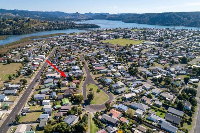 Photo of property in 129 Lorraine Place, Whangamata, 3620