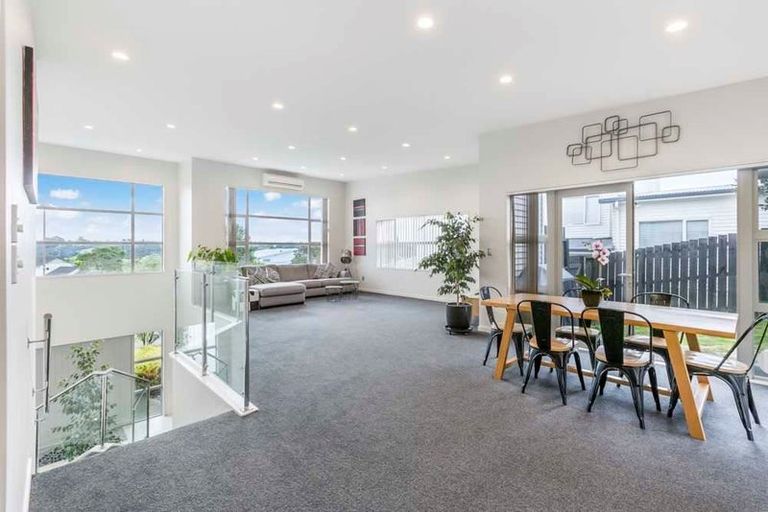 Photo of property in 24 Kittiwake Drive, Schnapper Rock, Auckland, 0632