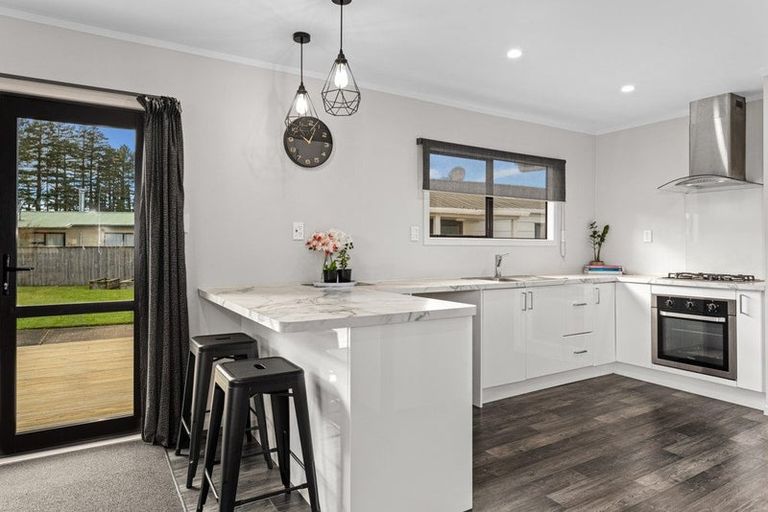 Photo of property in 17 Tawhara Place, Edgecumbe, 3120