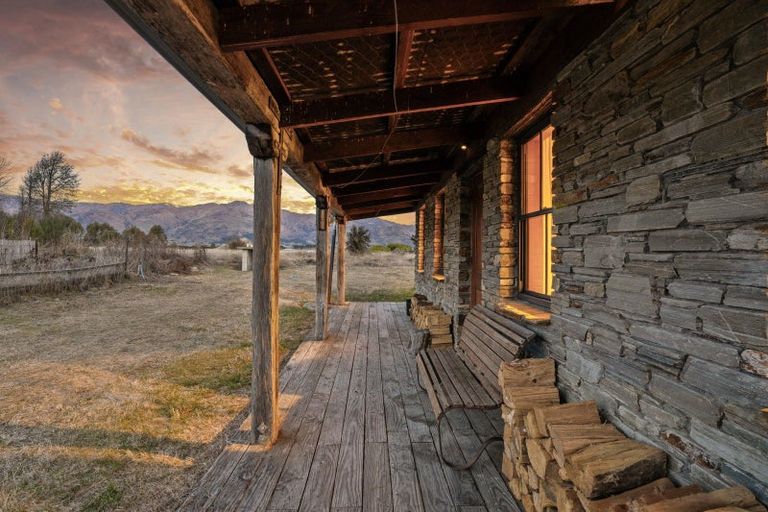 Photo of property in 66 Te Awa Road, Albert Town, Wanaka, 9382