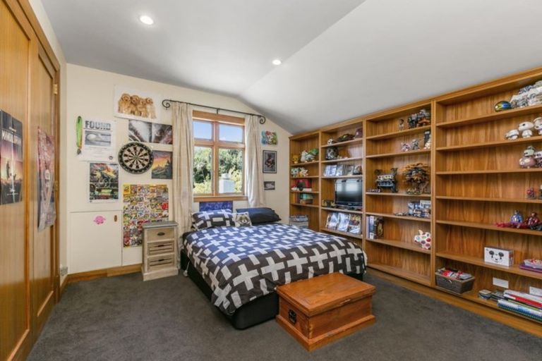 Photo of property in 11 Raine Street, Karori, Wellington, 6012