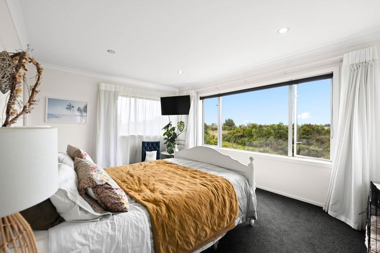 Photo of property in 194 Saint James Drive, Huntington, Hamilton, 3210