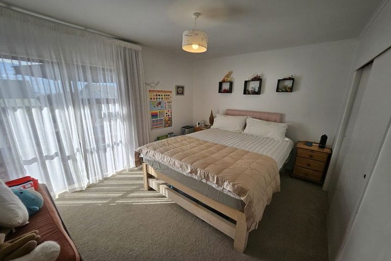 Photo of property in 12 Arohia Place, Snells Beach, 0920
