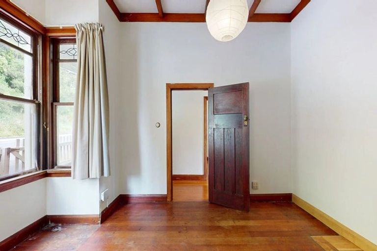 Photo of property in 140 Russell Terrace, Berhampore, Wellington, 6023