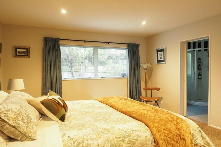 Photo of property in 8 Amner Place, Bluff Hill, Napier, 4110