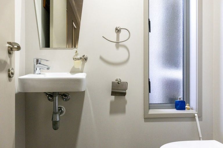 Photo of property in 2/30 Ingle Avenue, Waipahihi, Taupo, 3330