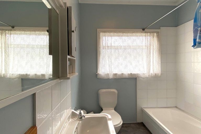 Photo of property in 15 Neptune Street, Dannevirke, 4930