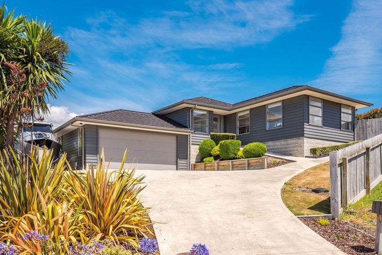 Photo of property in 6 Lambert Way, Paraparaumu, 5032