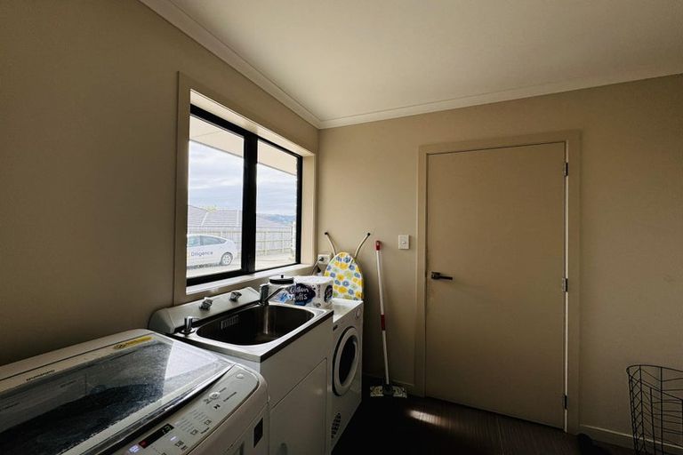 Photo of property in 8 Gibraltar Way, Fitzherbert, Palmerston North, 4410