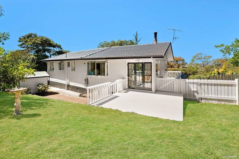 Photo of property in 18 Kerria Place, Sunnynook, Auckland, 0620