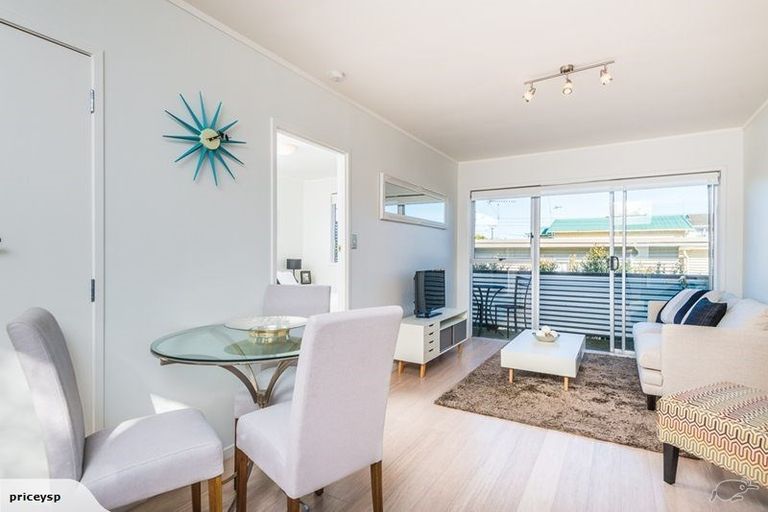 Photo of property in 9/11 Kingsway Avenue, Sandringham, Auckland, 1025