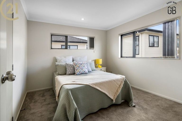 Photo of property in 7e Boeing Place, Goodwood Heights, Auckland, 2105