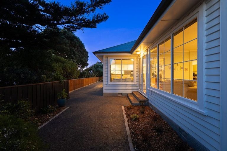 Photo of property in 1 Rosetta Road, Raumati South, Paraparaumu, 5032