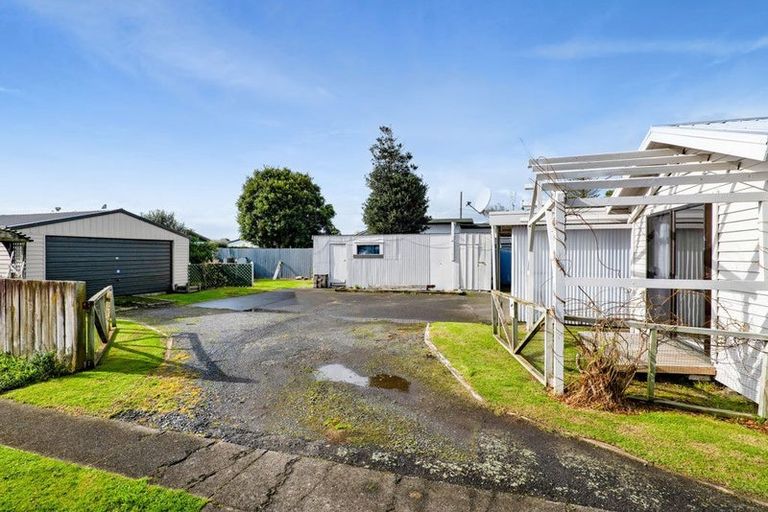 Photo of property in 342 South Road, Hawera, 4610