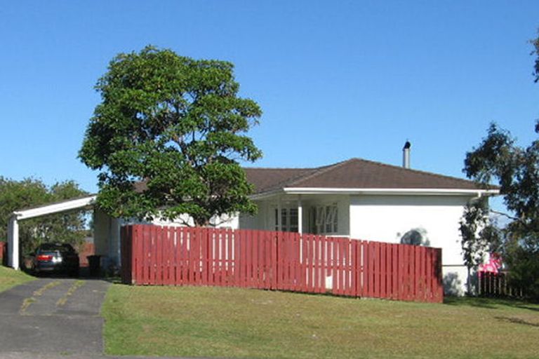 Photo of property in 32 Rena Place, West Harbour, Auckland, 0618