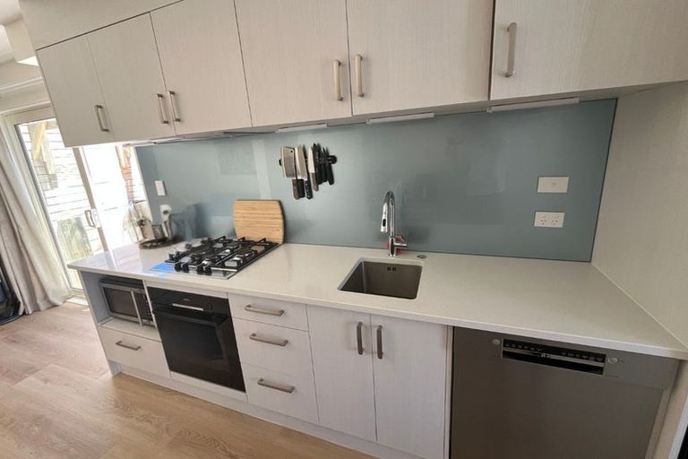 Photo of property in 8/18 Ludlow Terrace, Totara Vale, Auckland, 0627