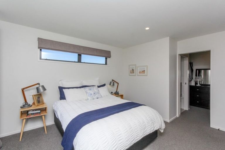 Photo of property in 2 Western Rise, Hurworth, New Plymouth, 4310