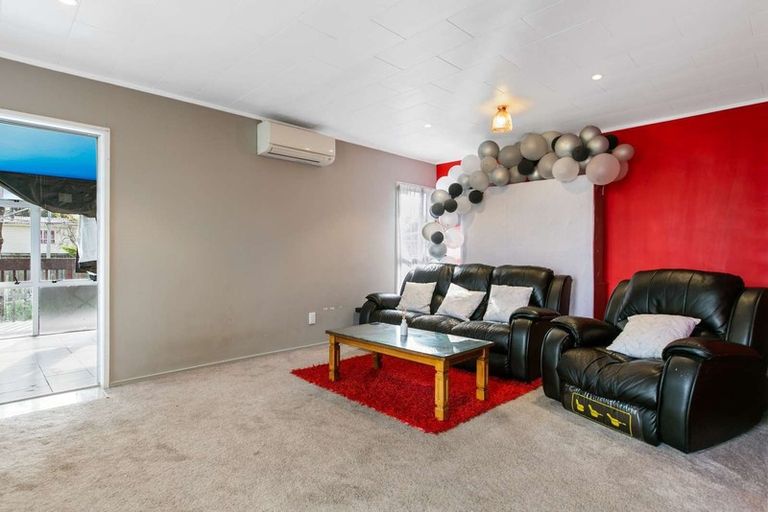 Photo of property in 138 Mahia Road, Wattle Downs, Auckland, 2103