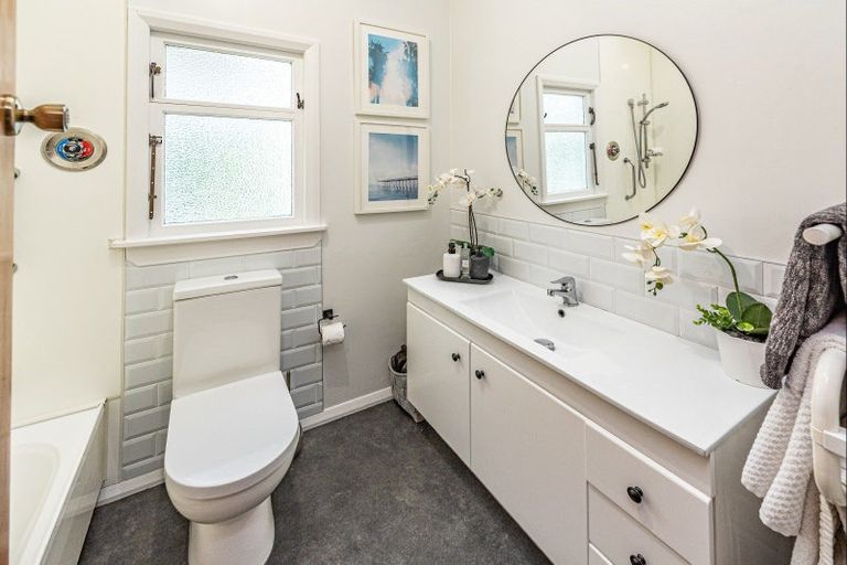 Photo of property in 17 Tulloch Street, Saint Johns Hill, Whanganui, 4500