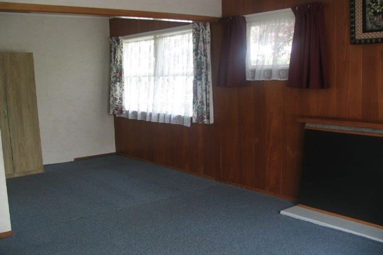 Photo of property in 28 Rosalind Road, Glenfield, Auckland, 0629