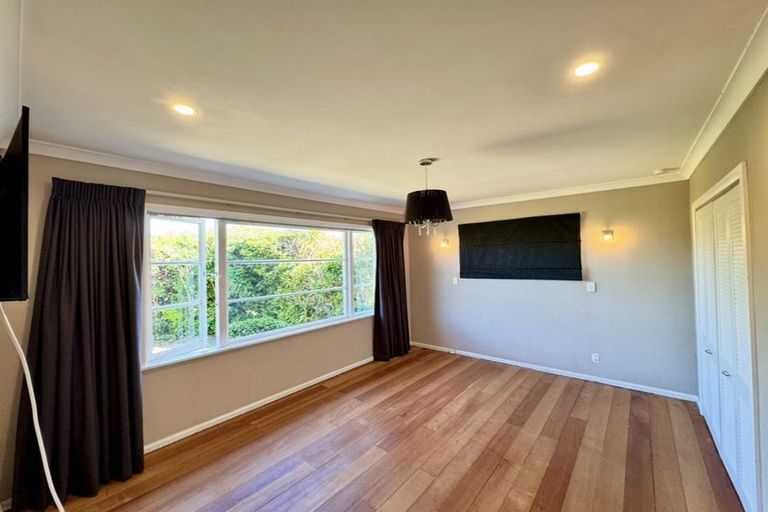 Photo of property in 11 Saint Albans Avenue, Hokowhitu, Palmerston North, 4410