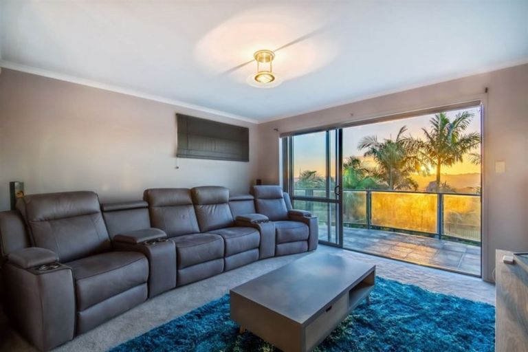 Photo of property in 166a Upper Harbour Drive, Greenhithe, Auckland, 0632