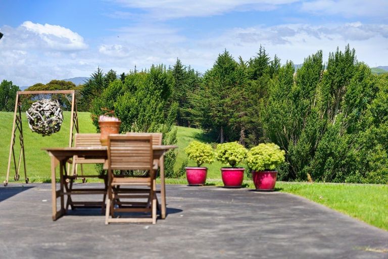 Photo of property in 205 Taylors Road, Otaki, 5583