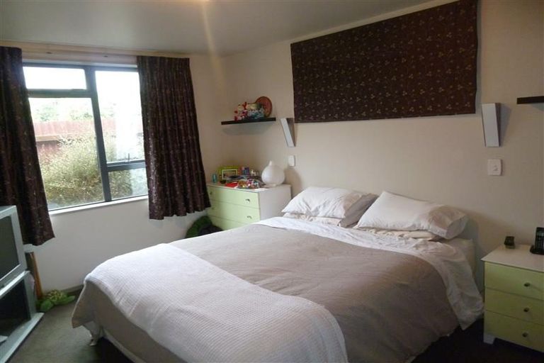 Photo of property in 94a Mackworth Street, Woolston, Christchurch, 8062