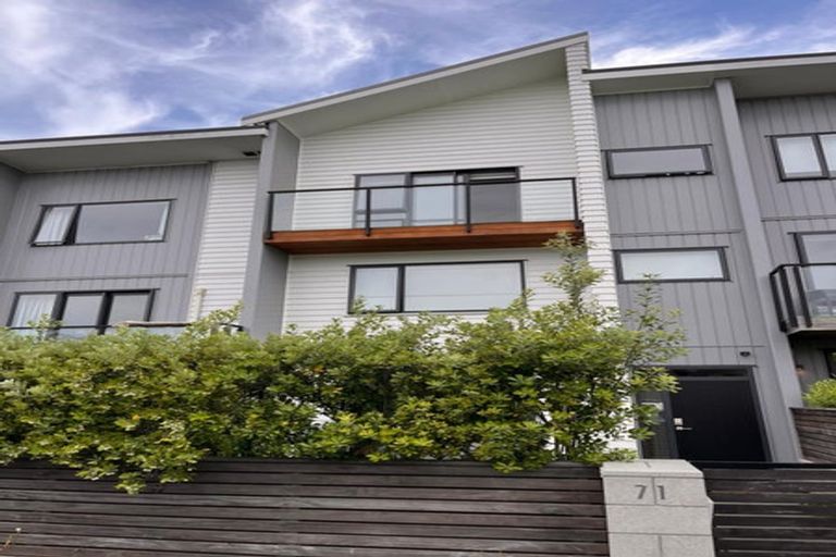 Photo of property in 71 Te Oneroa Way, Long Bay, Auckland, 0630