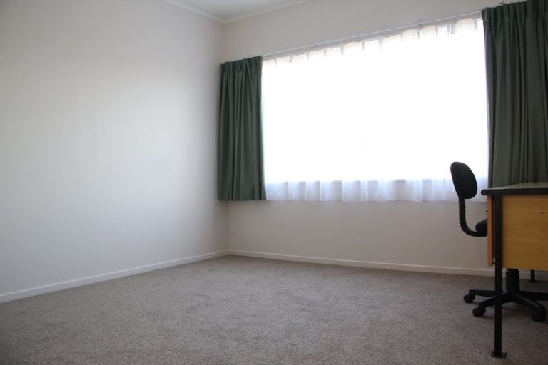 Photo of property in 50 Knightsbridge Drive, Forrest Hill, Auckland, 0620