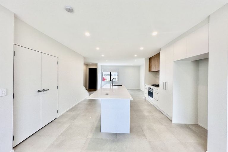Photo of property in 90 Nganui Avenue, Takanini, Auckland, 2112