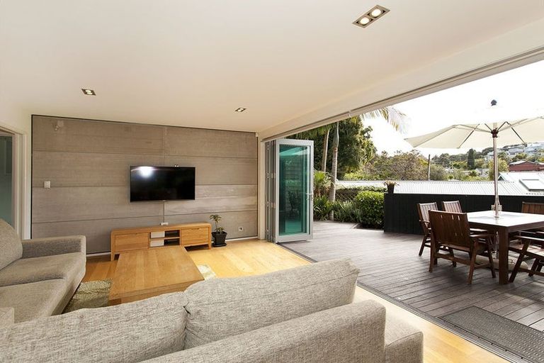 Photo of property in 78 Beach Road, Castor Bay, Auckland, 0620