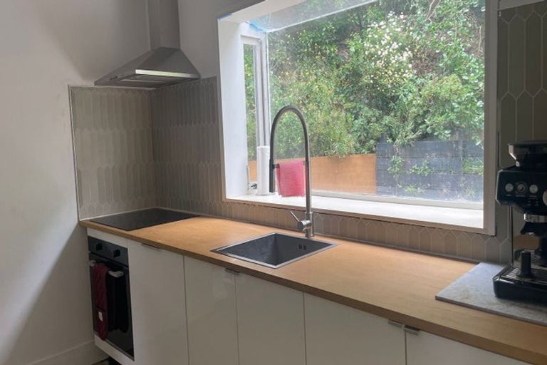 Photo of property in 44 Queens Drive, Lyall Bay, Wellington, 6022