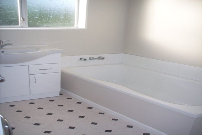 Photo of property in 54 Sunbrae Drive, Silverstream, Upper Hutt, 5019