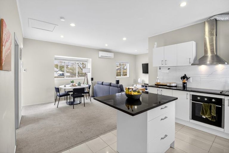 Photo of property in 1/5 Seabrook Avenue, New Lynn, Auckland, 0600