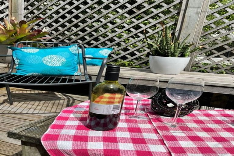 Photo of property in 2/24 West End Road, Herne Bay, Auckland, 1022