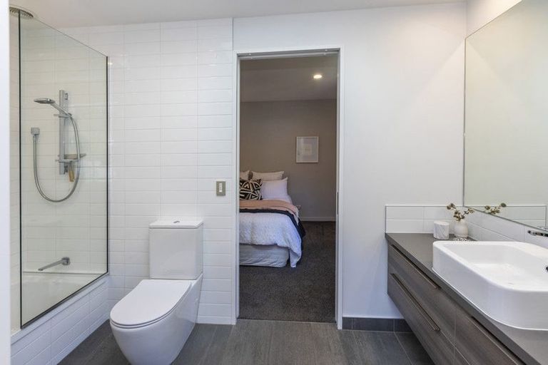 Photo of property in 2 Maurice Knowles Lane, Cashmere, Christchurch, 8022