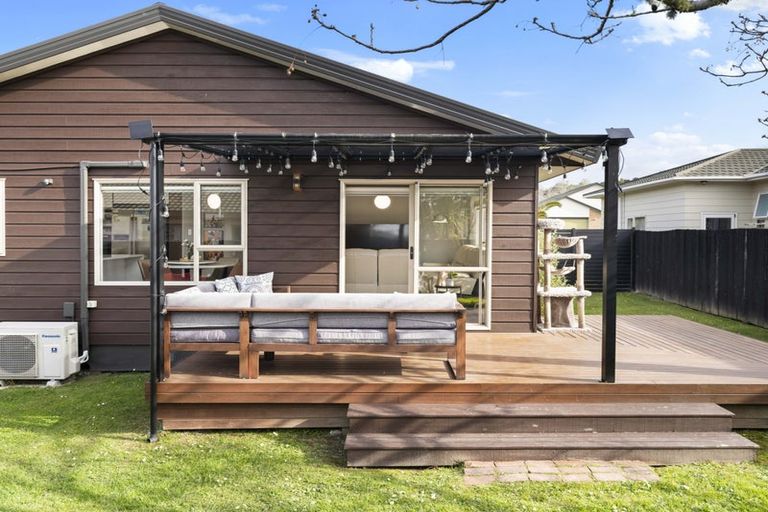 Photo of property in 75 Kamara Road, Glen Eden, Auckland, 0602