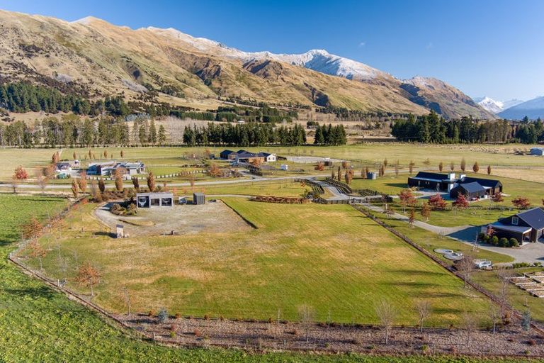 Photo of property in 14 Little Orchard Way, Wanaka, 9382