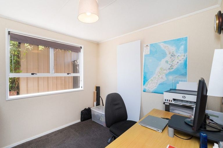 Photo of property in 3 Gainsborough Grove, Highbury, Palmerston North, 4412
